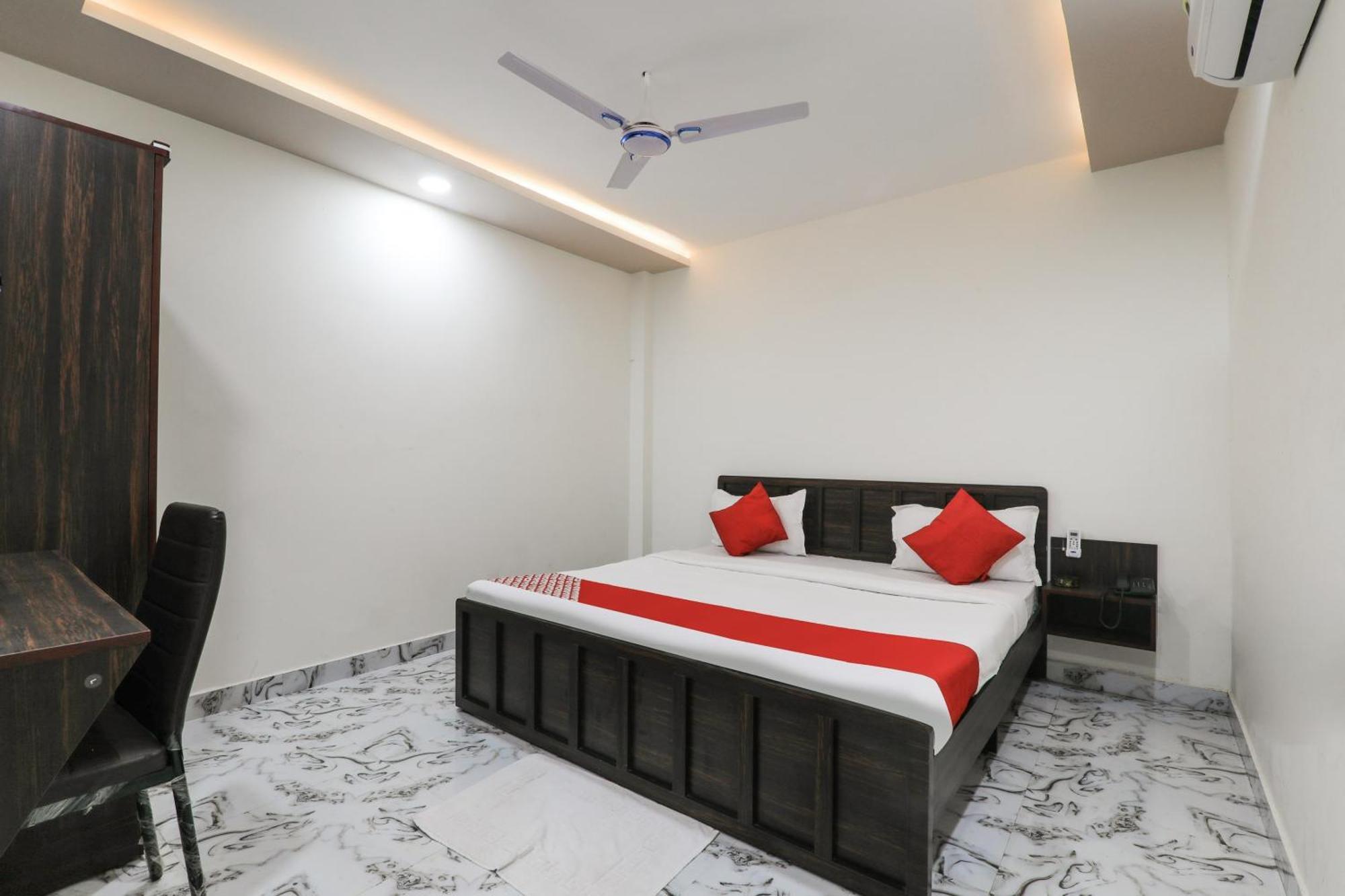 Hotel O Aastha Near Chaudhary Charan Singh International Airport Bijnaur Ngoại thất bức ảnh